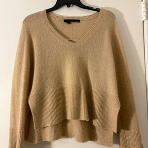 360 Cashmere V-Neck Sweater in Warm Beige